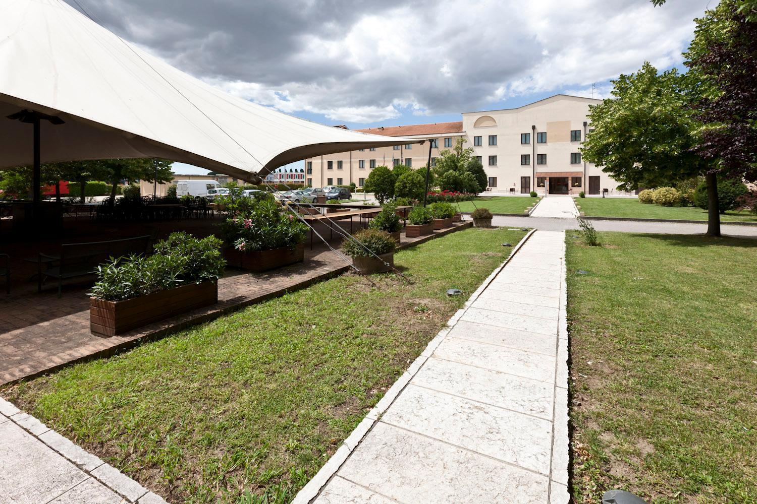 Una Hotels Occhiobello Exterior photo