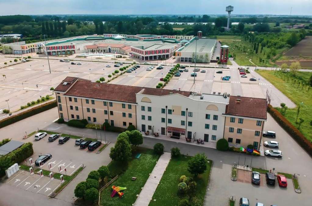 Una Hotels Occhiobello Exterior photo